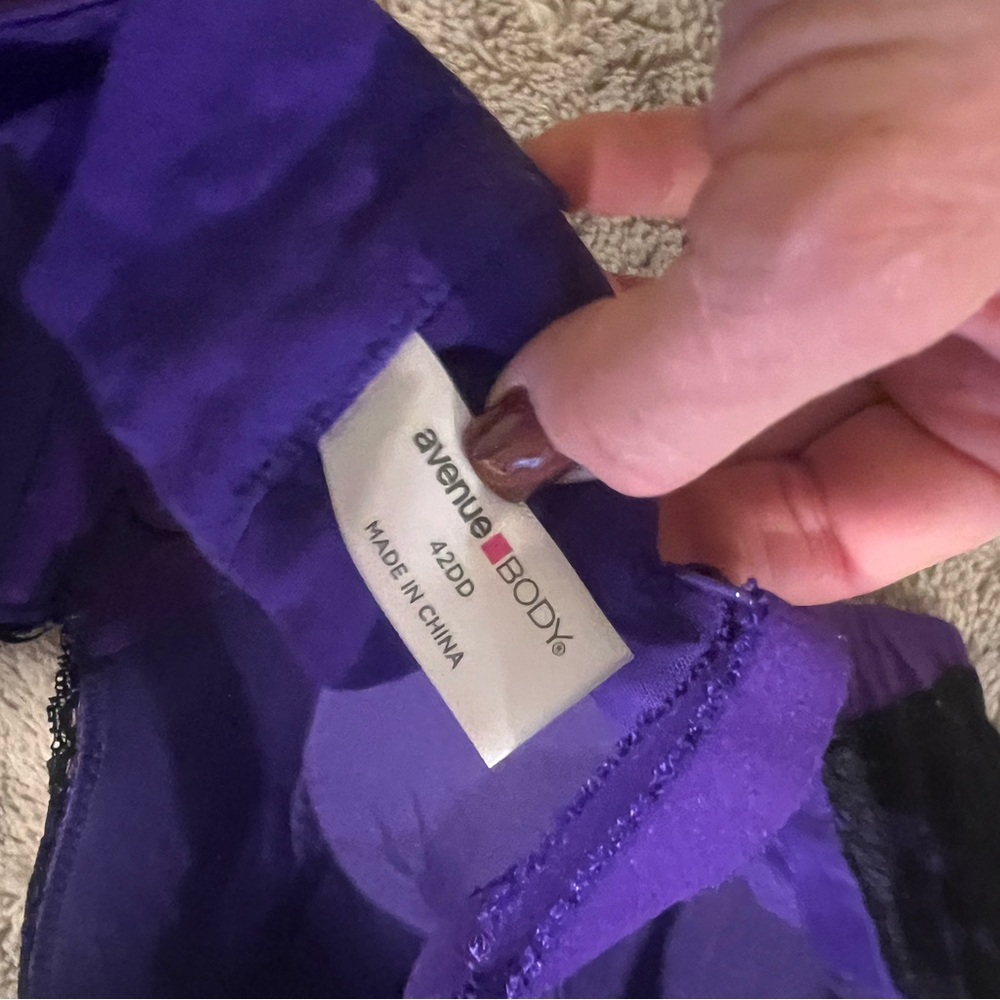 Black and Purple lacy bra 42dd - Picture 4 of 5